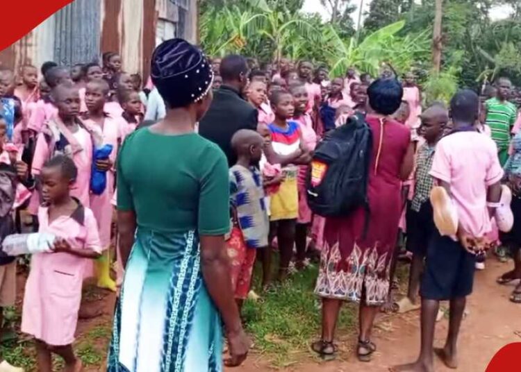 Primary School Pupils Protest at Police Station, Demanding Headteacher’s Release